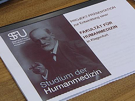 Informationsfolder Privatuni Humanmedizin Meduni Klagenfurt