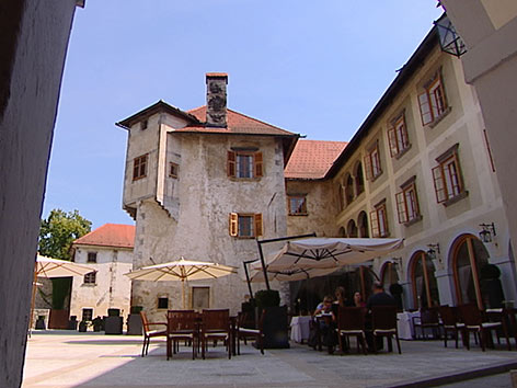 Innenhof von Schloss Otočec