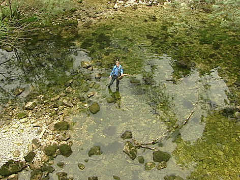 Gerhard Leeb in Flussbett