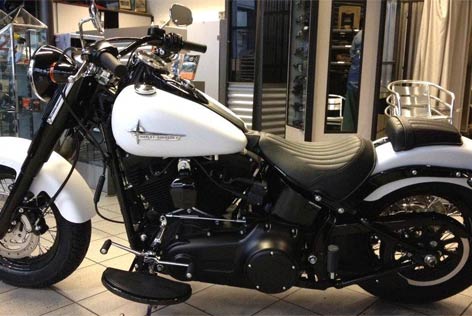 Harley Davidson FLS, Weiß
