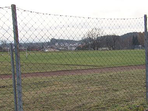Henselkaserne Sportplatz wird für Flüchtlinge geöffnet