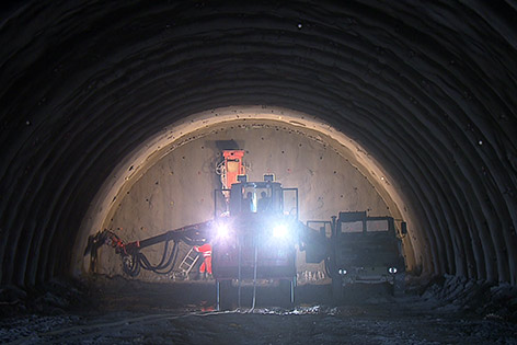 Koralmbahn Spatenstich Tunnel Stein Lind