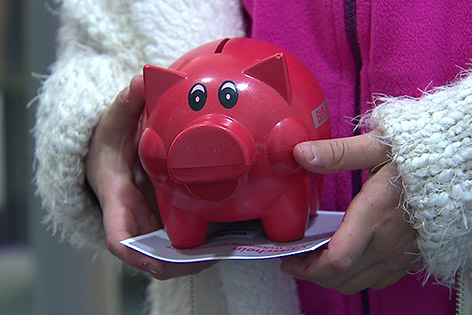 Sparen Weltspartag Sparschwein Zinsen Geld