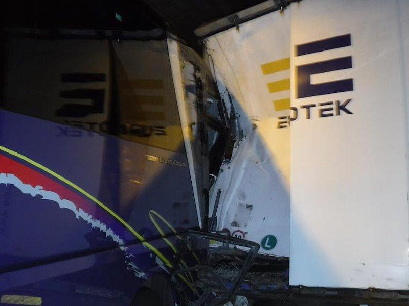 Unfall Katschbergtunnel mit LKW und Reisebus